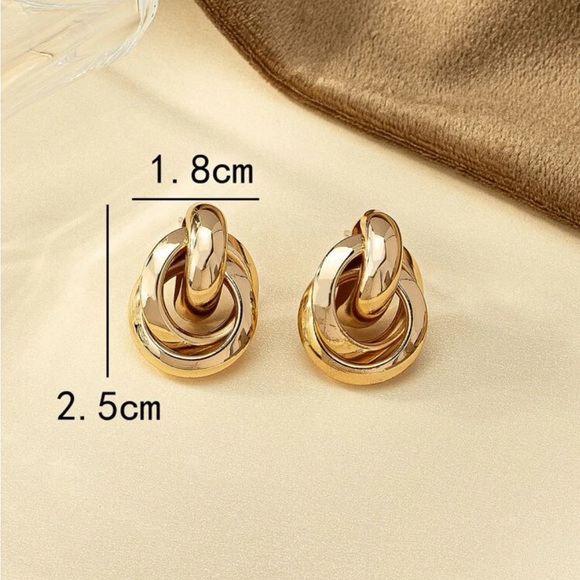 Luxe Elegant Braided Statement Golden Earrings - Picture 3 of 3